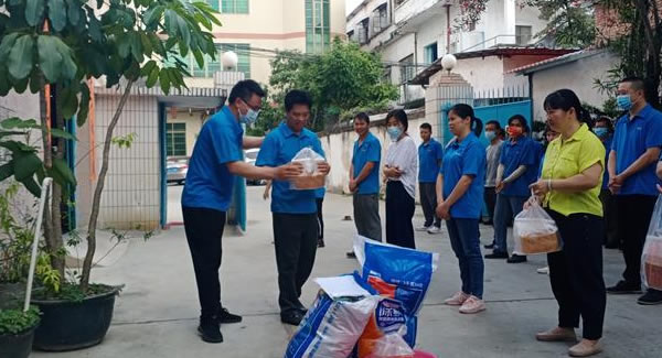 尊重勞動(dòng)，致敬勞動(dòng)者|廣有五金&東莞合頁